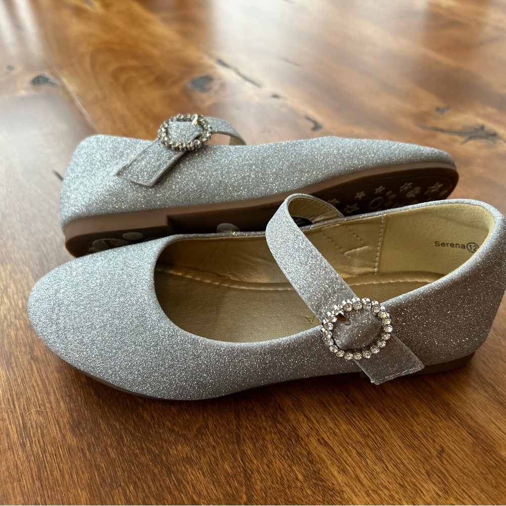 Beautiful EUC Girls’ Dress Shoes